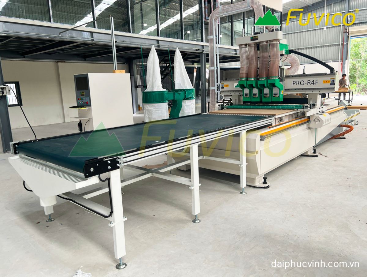 Máy CNC Nesting Holztek PRO-R4F gia công cắt và khoan ván gỗ công nghiệp