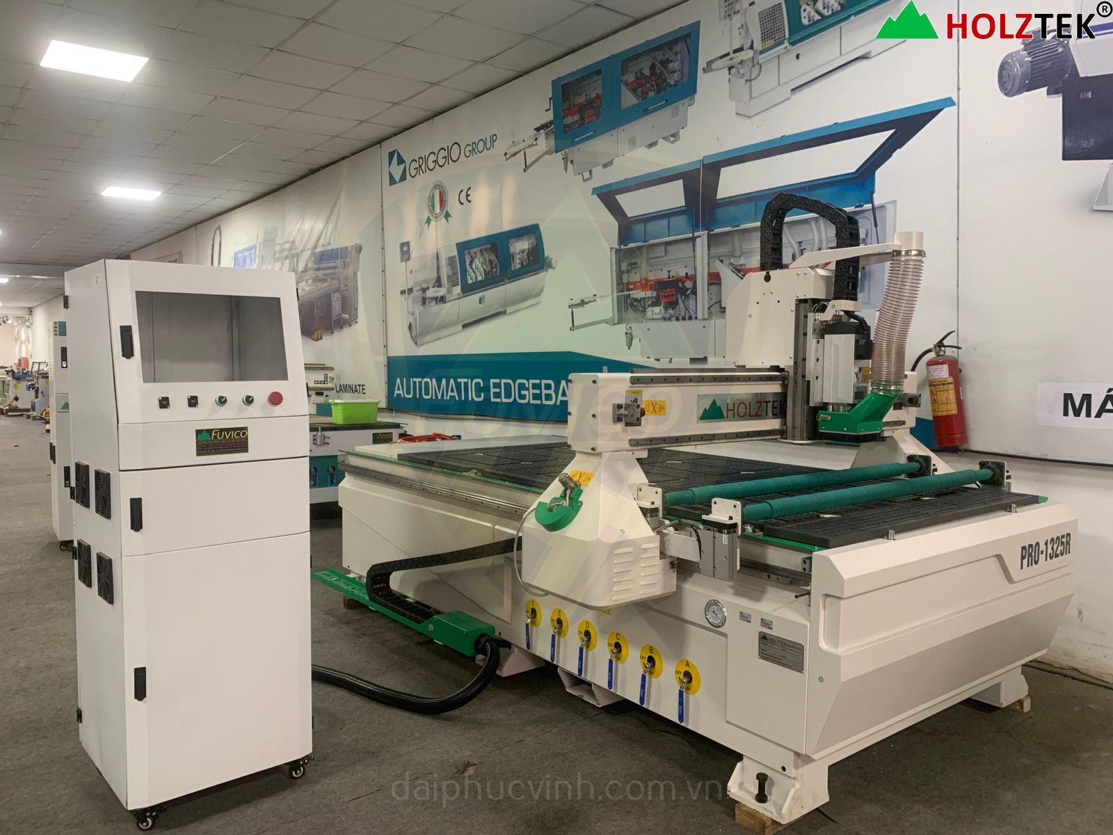 Máy CNC Router Holztek PRO-1325R gia công gỗ công nghiệp