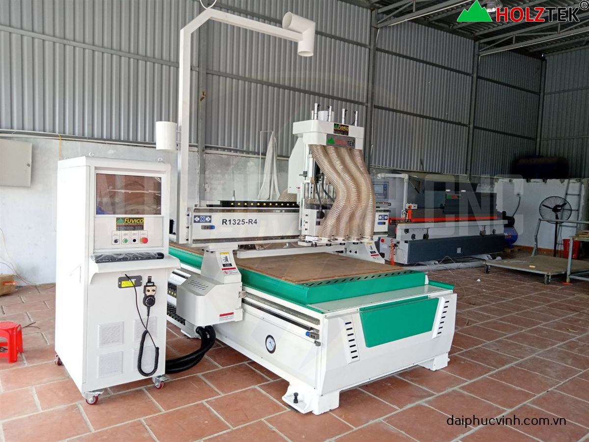 Bàn giao máy R1325-R4 CNC Nesting 4 đầu Holztek