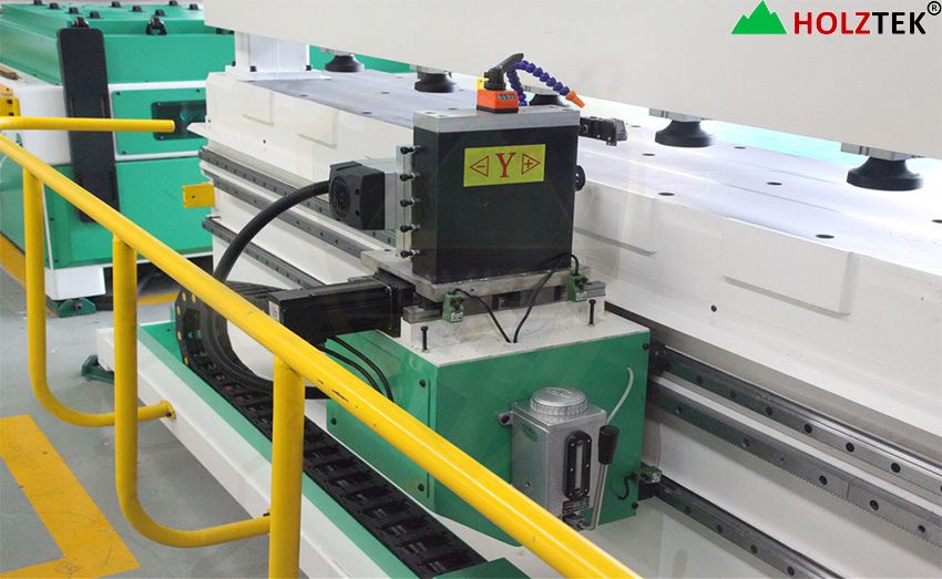 Chi tiết máy khoan ngang CNC Holztek CNC-2500A