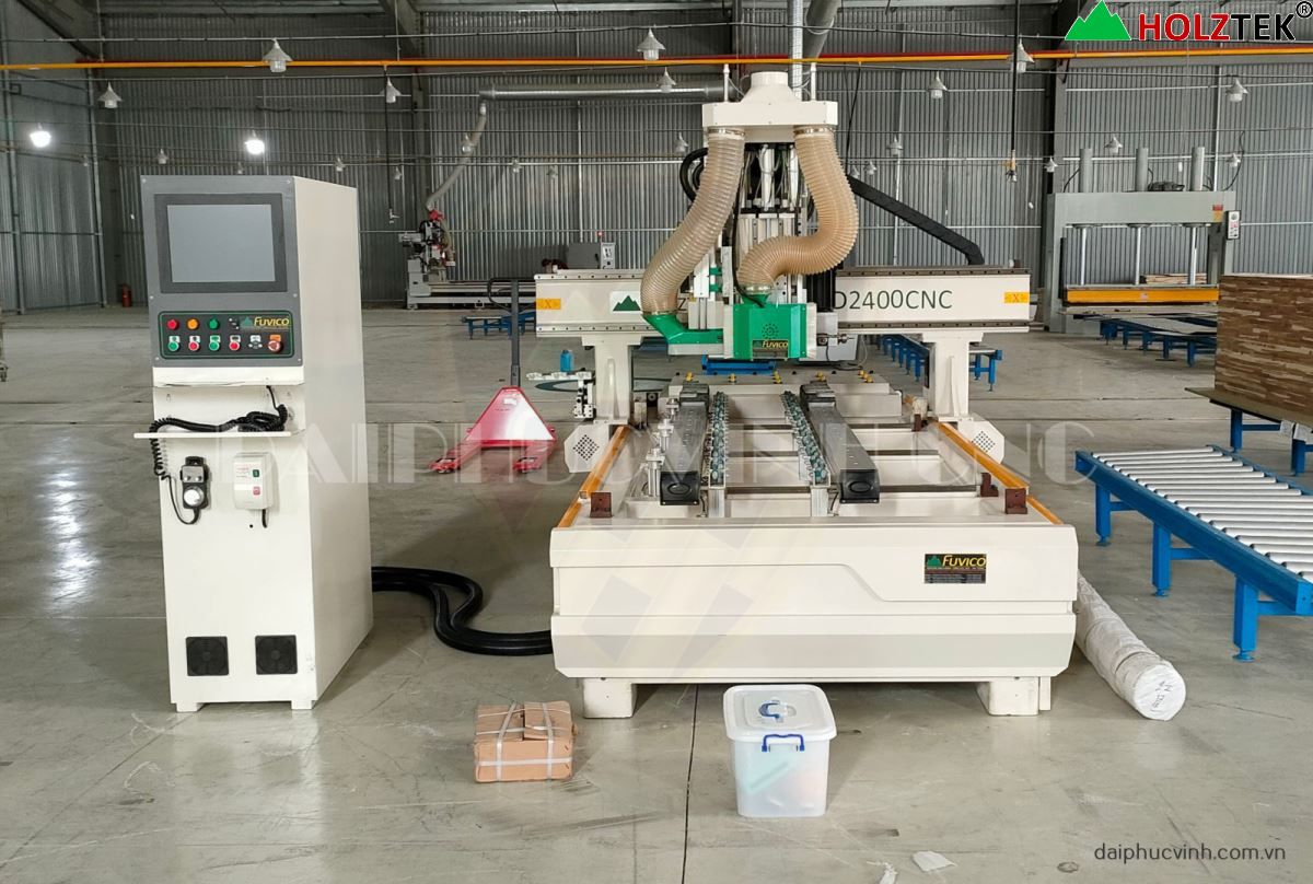 Máy CNC gia công bản lề và ổ khóa Holztek D2400-CNC